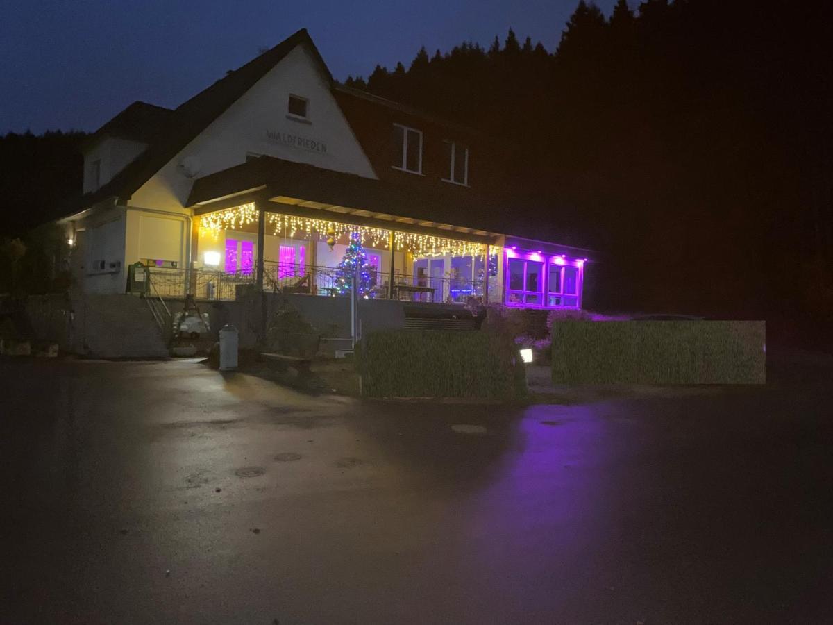 Camping Waldfrieden Saarburg Buitenkant foto